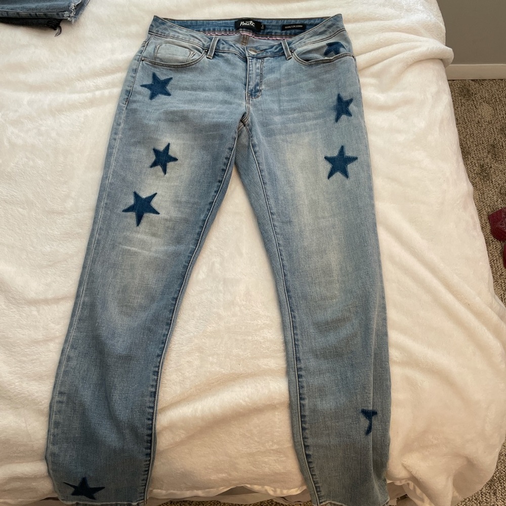 jeans with star details!